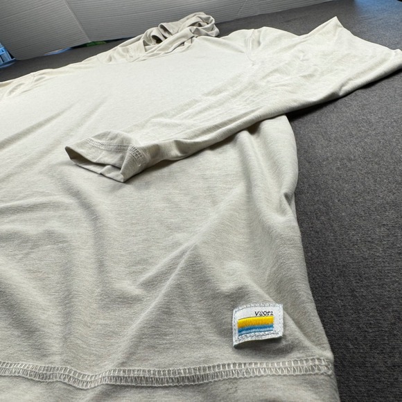 Vuori Mens Light Grey Long Sleeve Hoodie Shirt Size XXL Athleisure Casual - Picture 9 of 12